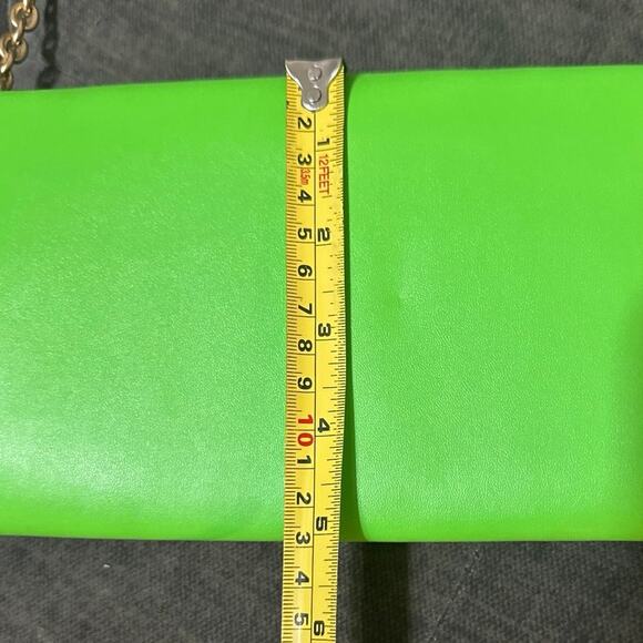 The Sasha By Bajeyah Eaddy, “The Sasha Clutch”
brand new W\O tags & Box in Green - Picture 5 of 8